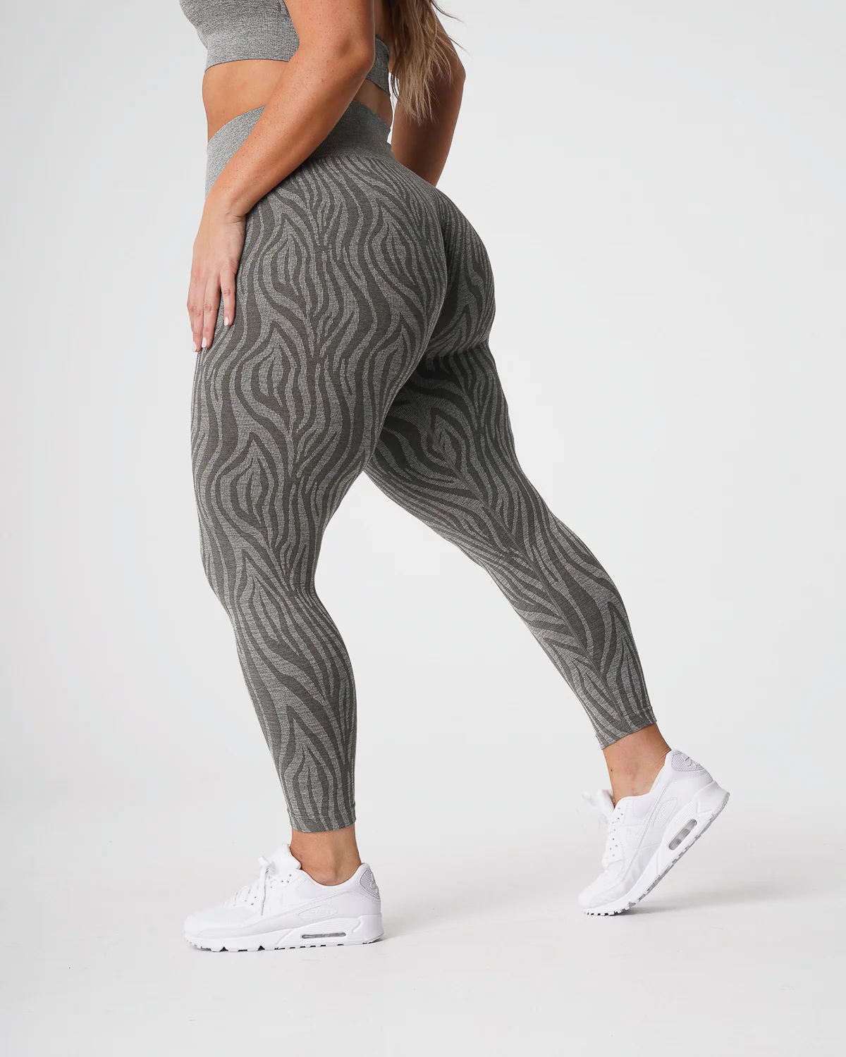 Khaki Green Zebra Seamless Leggings - Image 3