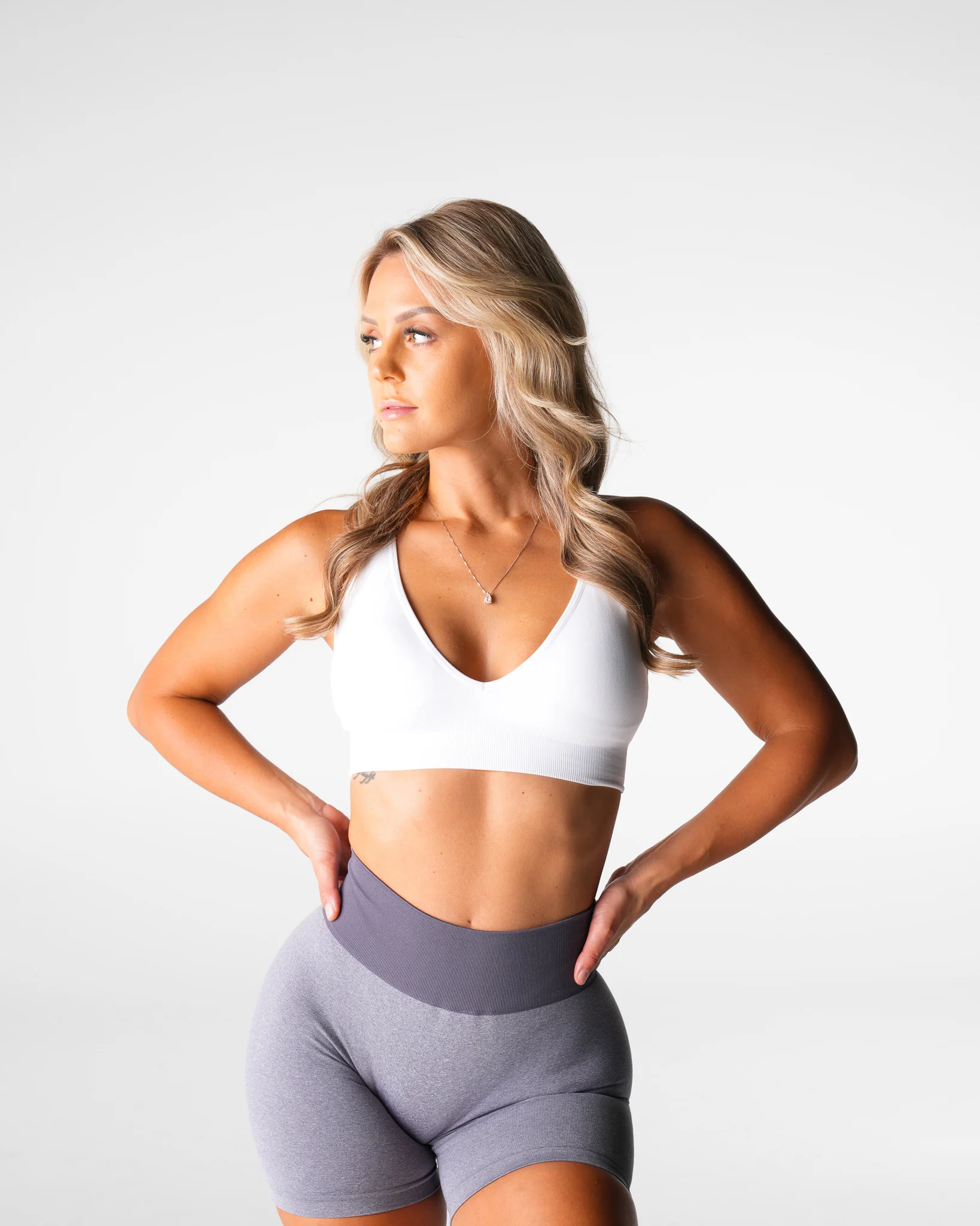 White Glow Up Seamless Bra - Image 3